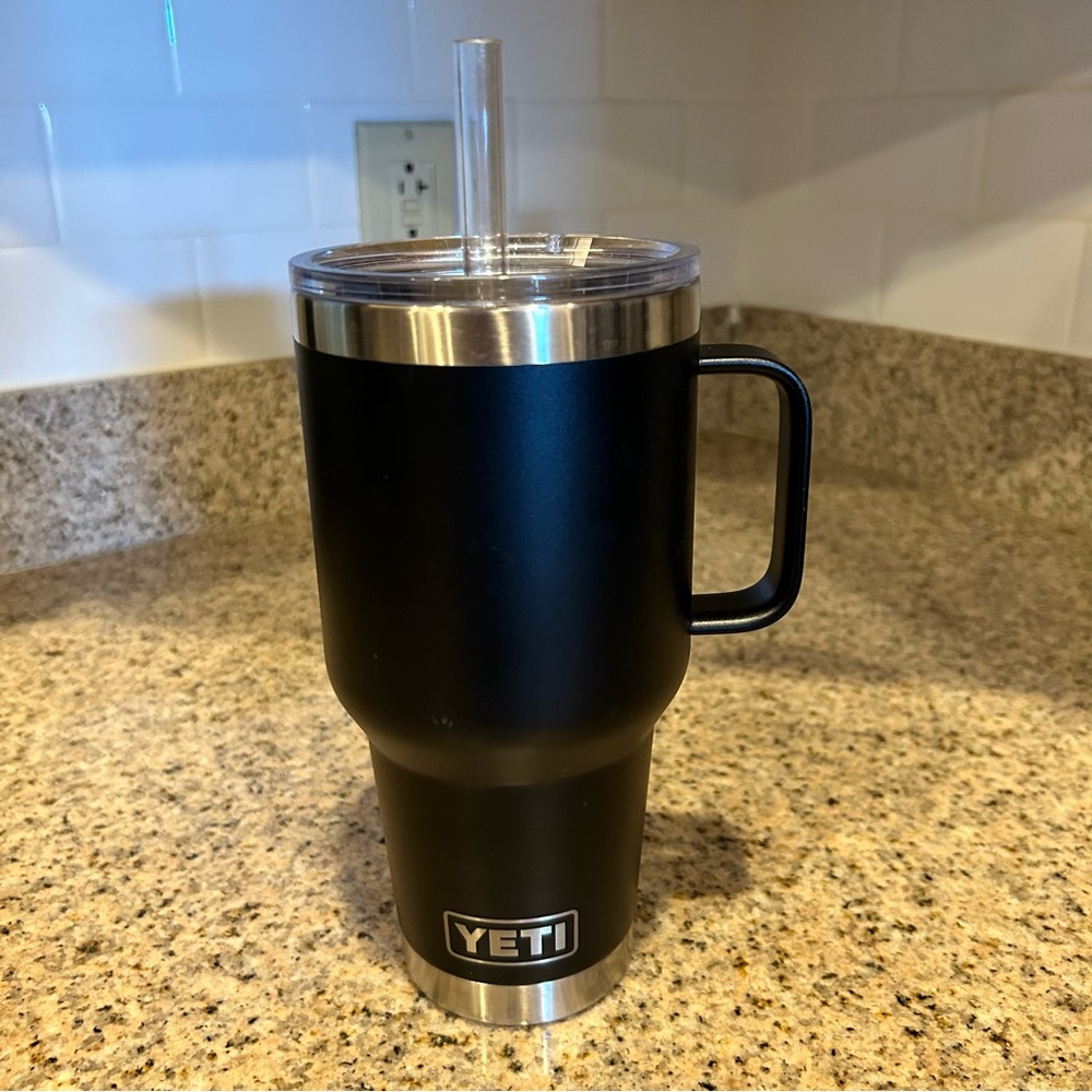 YETI 35 oz. Rambler Mug with Straw Lid